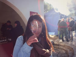 Enjoying a wine tasting at Madrid's monthly farmers' market