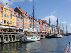 A summer view of Nyhavn