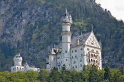 Neuschwanstein Castle in all it's glory! Castles are another great reason to visit Germany. If only I was a real princess.